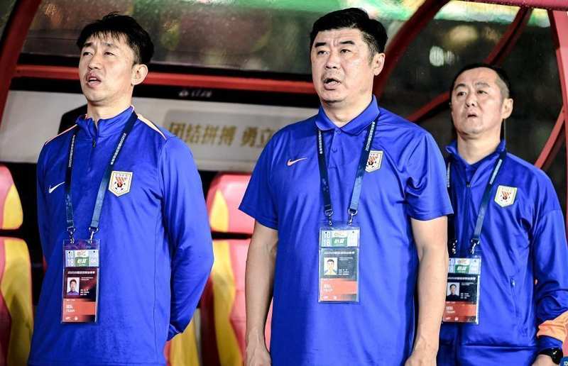 战术革新与青训坚守：韩鹏如何在中超乱局中趟出一条务实之路 体育新闻