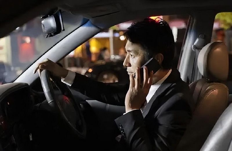  从退伍兵到工厂保安：16年职场停滞与战友重逢如何撬动人生转折点 情感心理